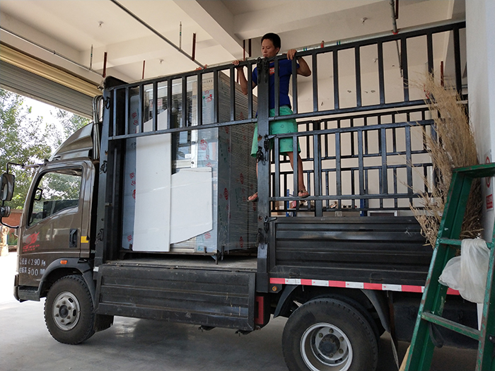 湘潭風(fēng)淋室發(fā)貨現(xiàn)場